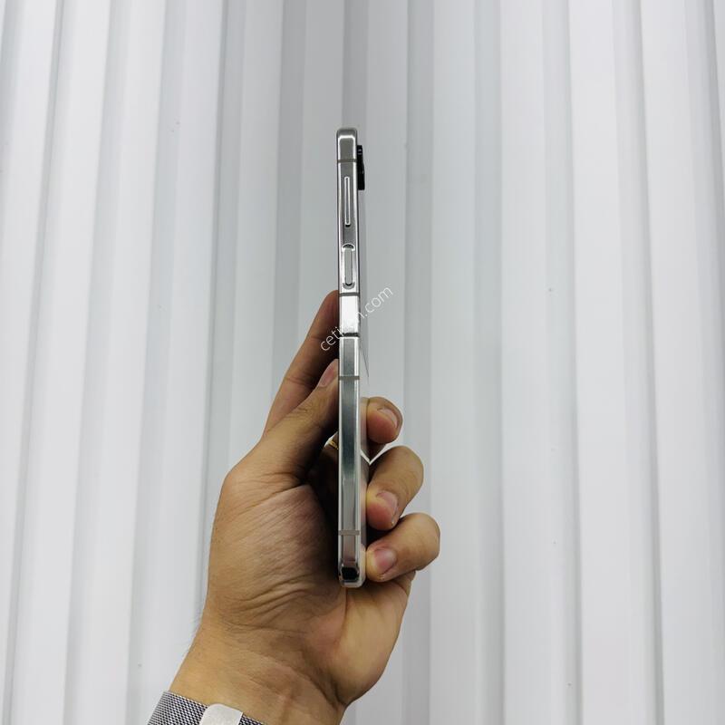 ������ ZFlip5 256GB  ȭ��Ʈ