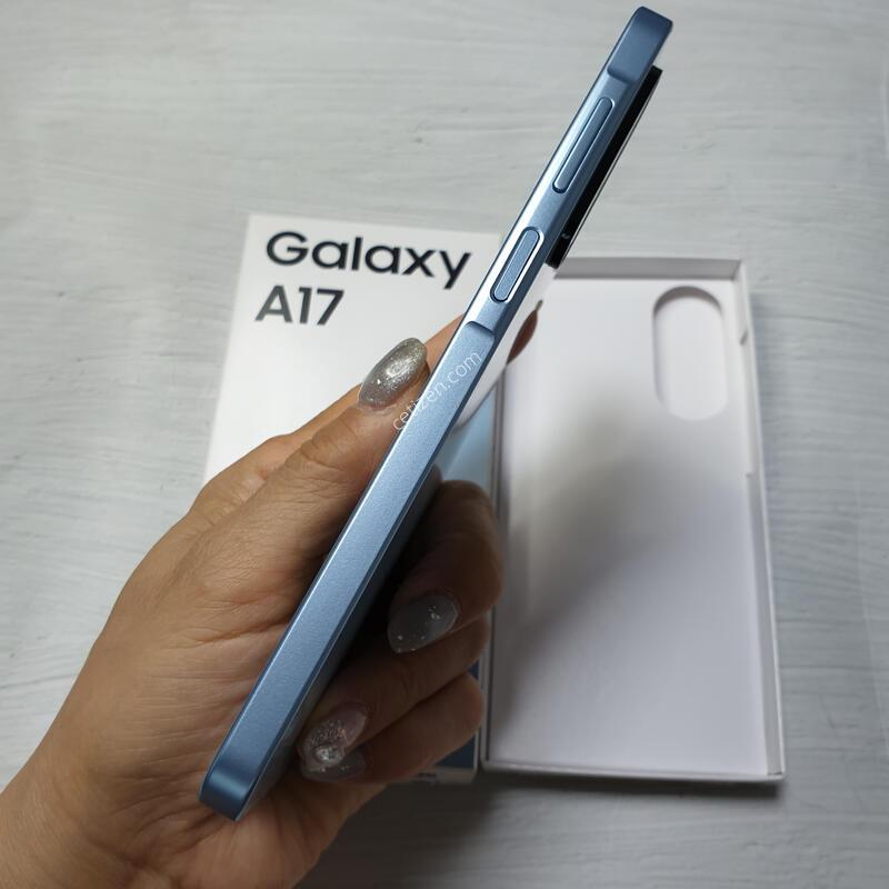 KT ������ A17 ����Ǫ�� Ű���� ���� 128G �̻�� Ǯ�ڽ� �Ǹ�