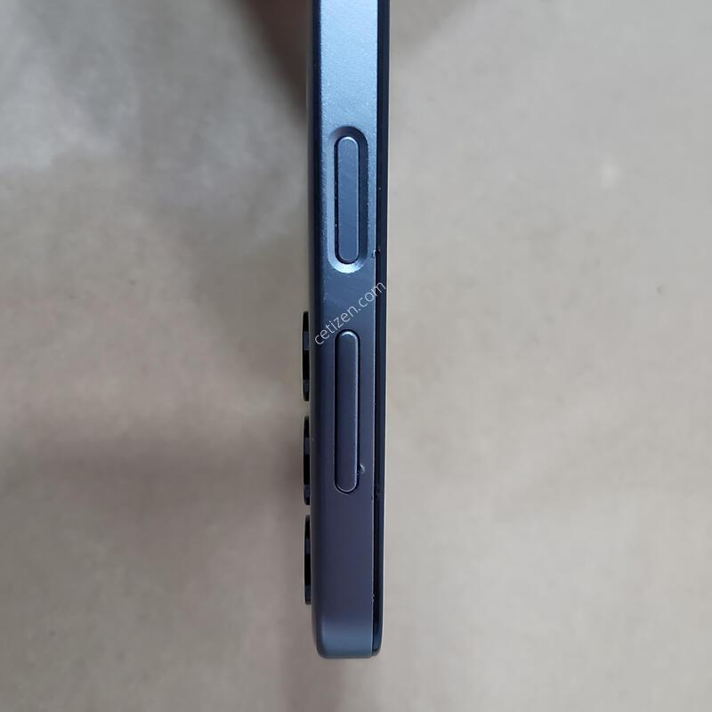 SM-M156S ��Ȱ�ܻ� �����   �׵θ��𼭸��κ�  ���ϰ� �����־��   ������ư�� ���ϰ� 긇���վ��    ����������