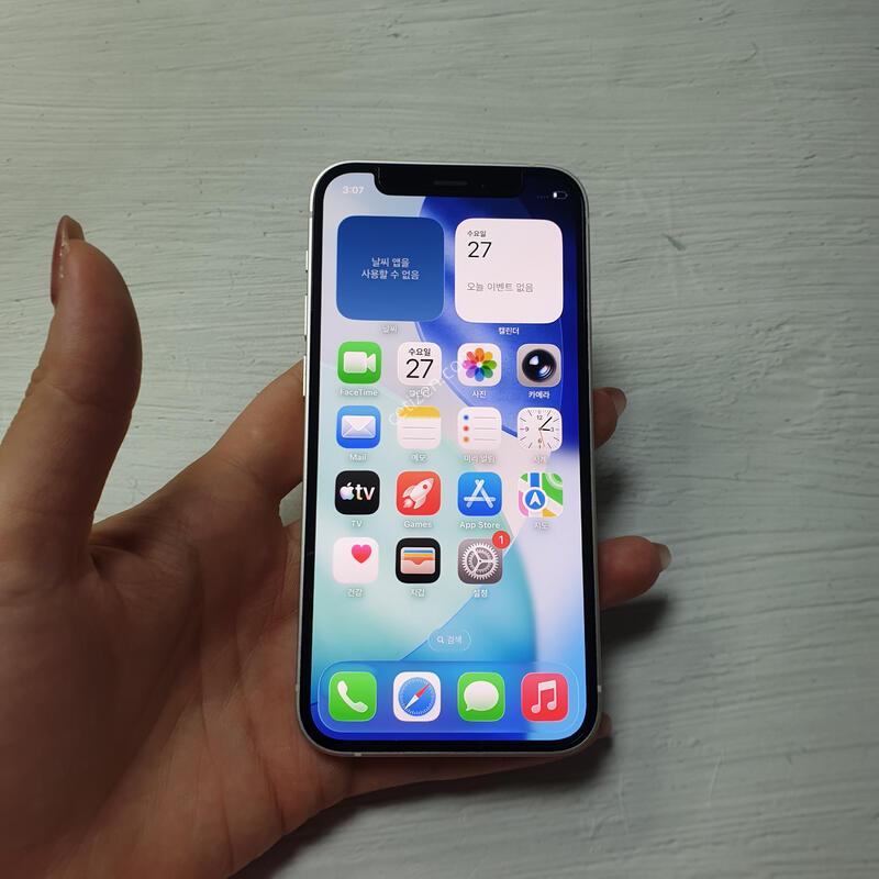 ������ 12�̴� ȭ��Ʈ 128G A�� �Ǹ��մϴ�