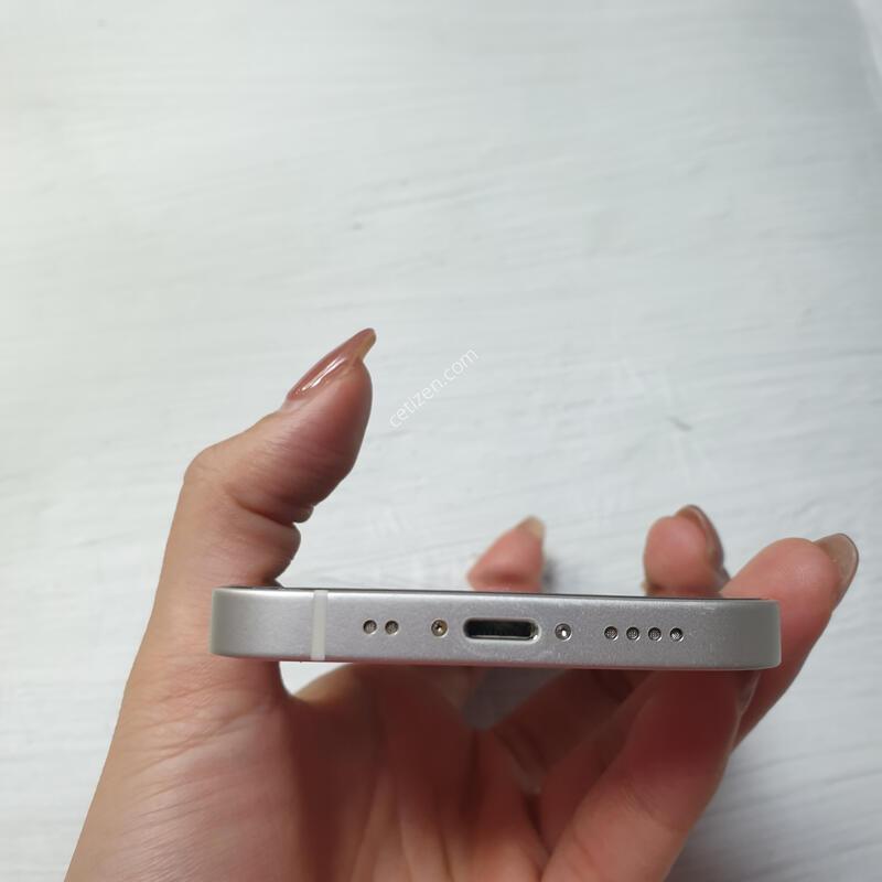 ������ 12�̴� ȭ��Ʈ 128G A�� �Ǹ��մϴ�
