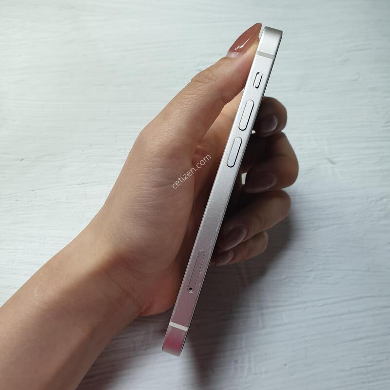 ������ 12�̴� ȭ��Ʈ 128G A�� �Ǹ��մϴ�