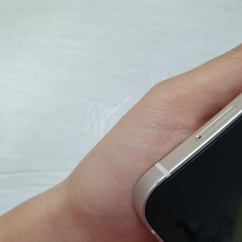������ 12�̴� ȭ��Ʈ 128G A�� �Ǹ��մϴ�