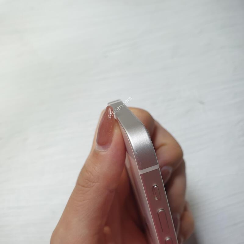 ������ 12�̴� ȭ��Ʈ 128G A�� �Ǹ��մϴ�