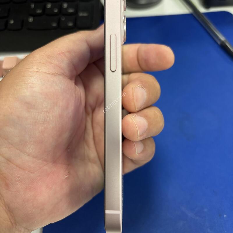 ������ 13 �̴� ��ũ 256GB ���� �� �̻�� �Ǹ��մϴ�.
