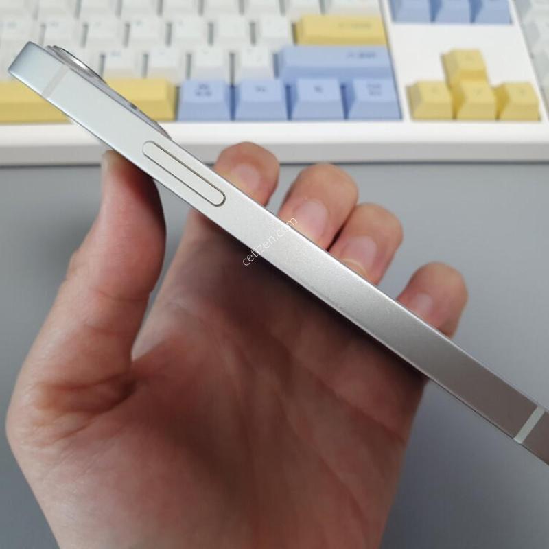 ������13 �̴� / 128GB / ȭ��Ʈ / ���͸����� 77%