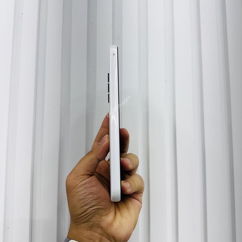 ������ ����3 ȭ��Ʈ 128GB