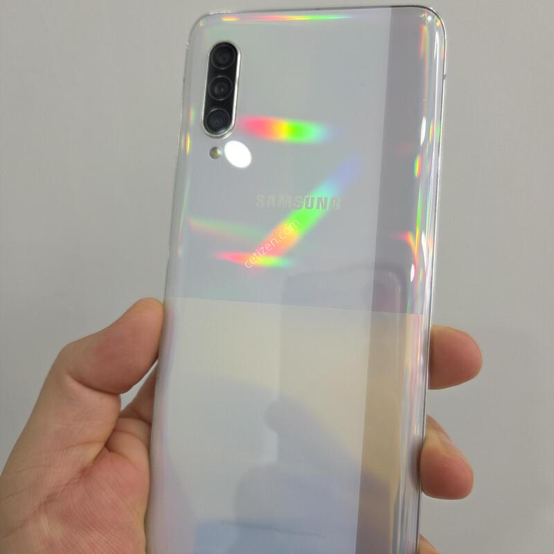 ������ A90 128GB ȭ��Ʈ