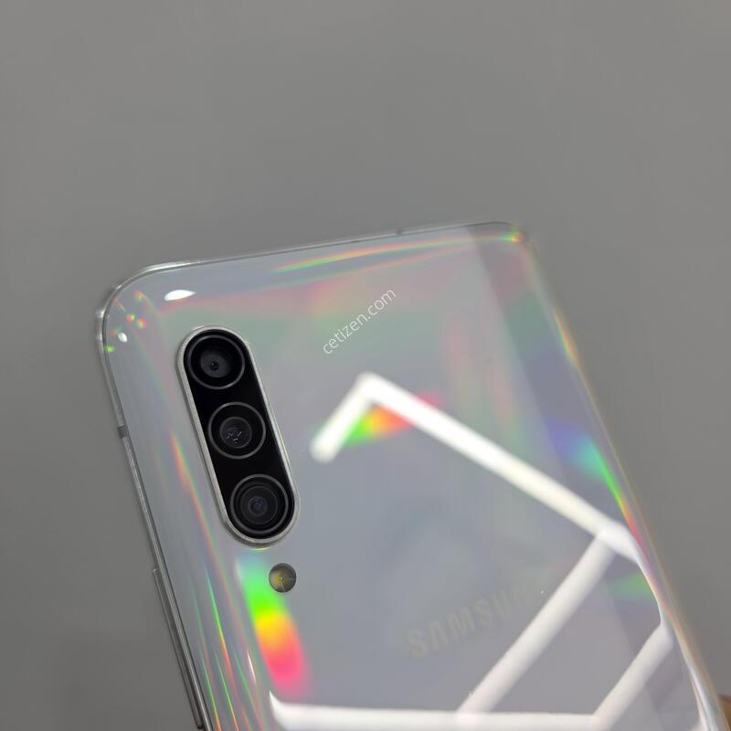 ������ A90 128GB ȭ��Ʈ