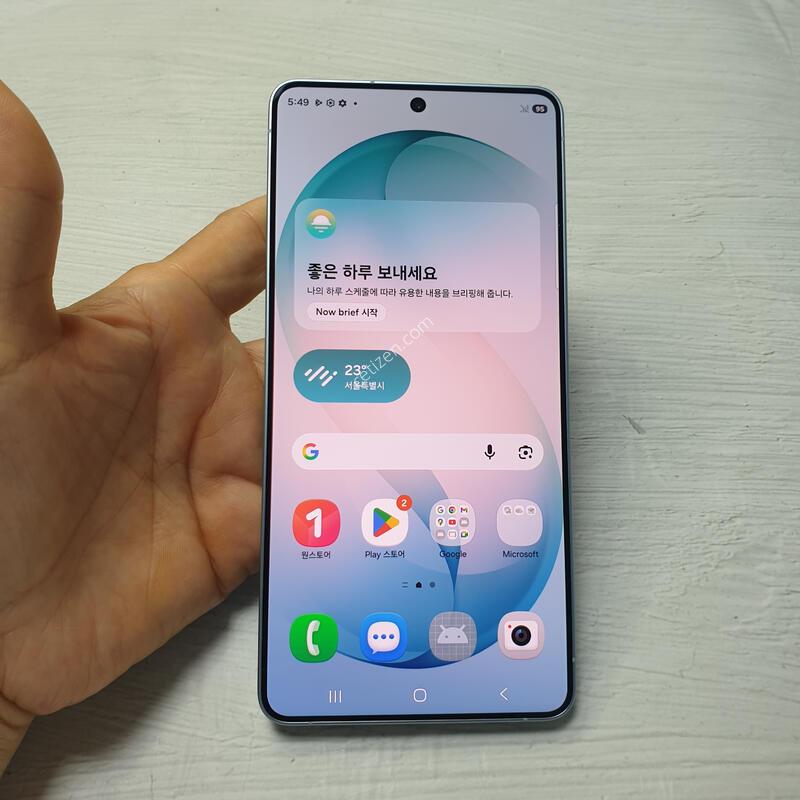 KT ������ S26��Ʈ�� ���� 512G S�� �Ǹ��մϴ�