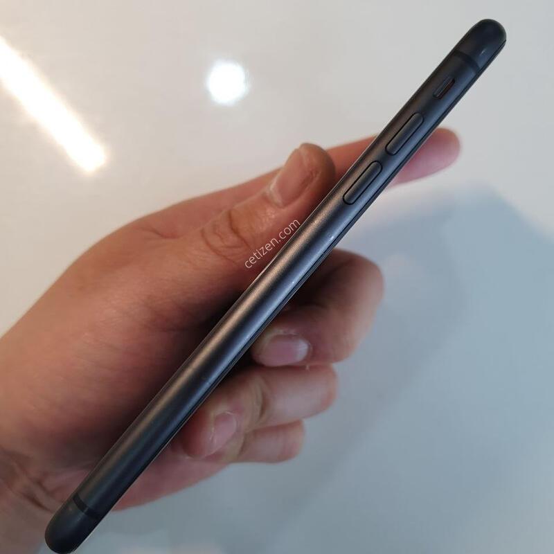 ������11 64G ���ܻ� ���±� �߰��� �����
