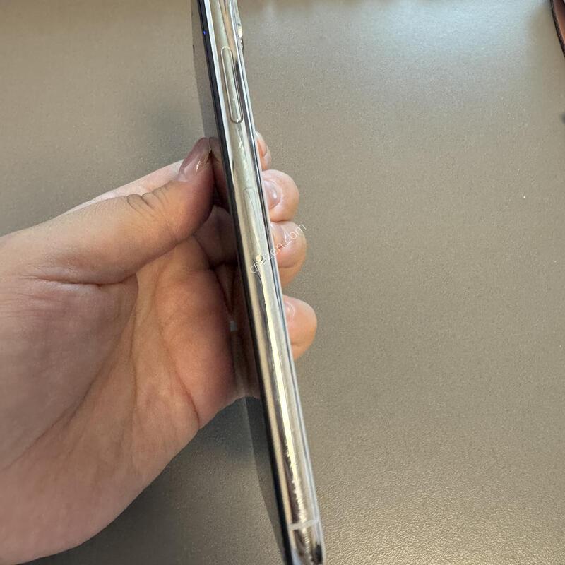 ������X (A1901) 64G