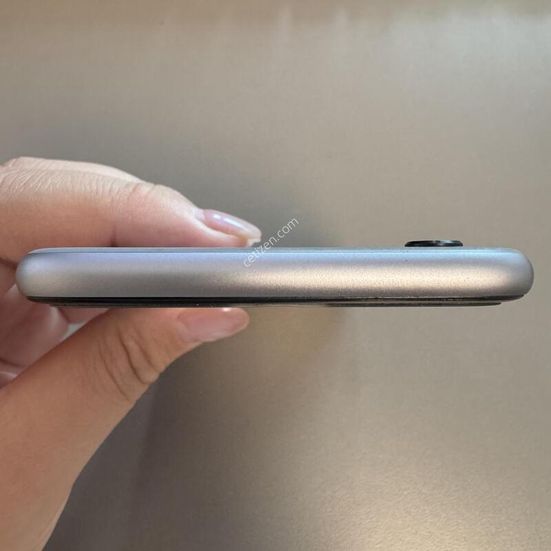 ������6 (A1586) 32G