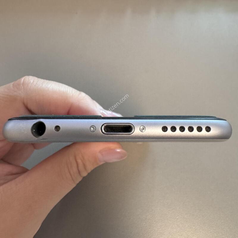 ������6 (A1586) 32G