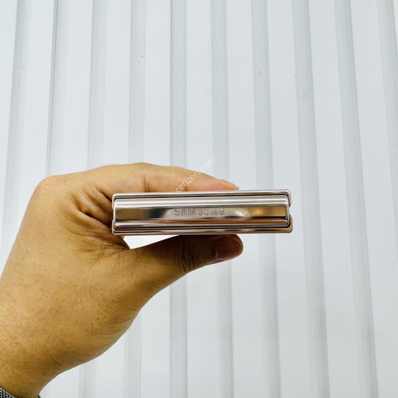 ������ ZFlip4 256GB  ��ũ���