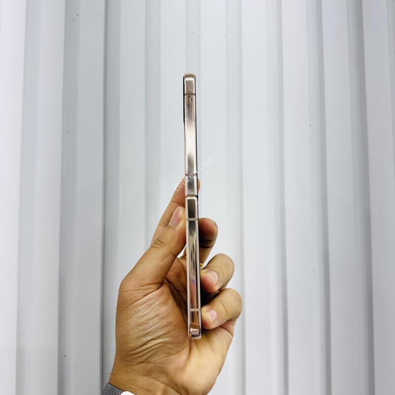 ������ ZFlip4 256GB  ��ũ���