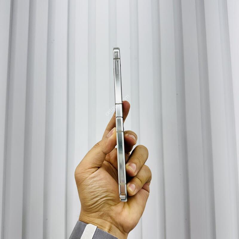 ������ ZFlip5 256GB ũ��