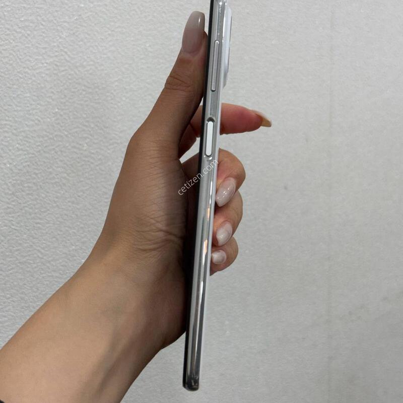���ܻ�)����������3 ȭ��Ʈ 128GB Y1885