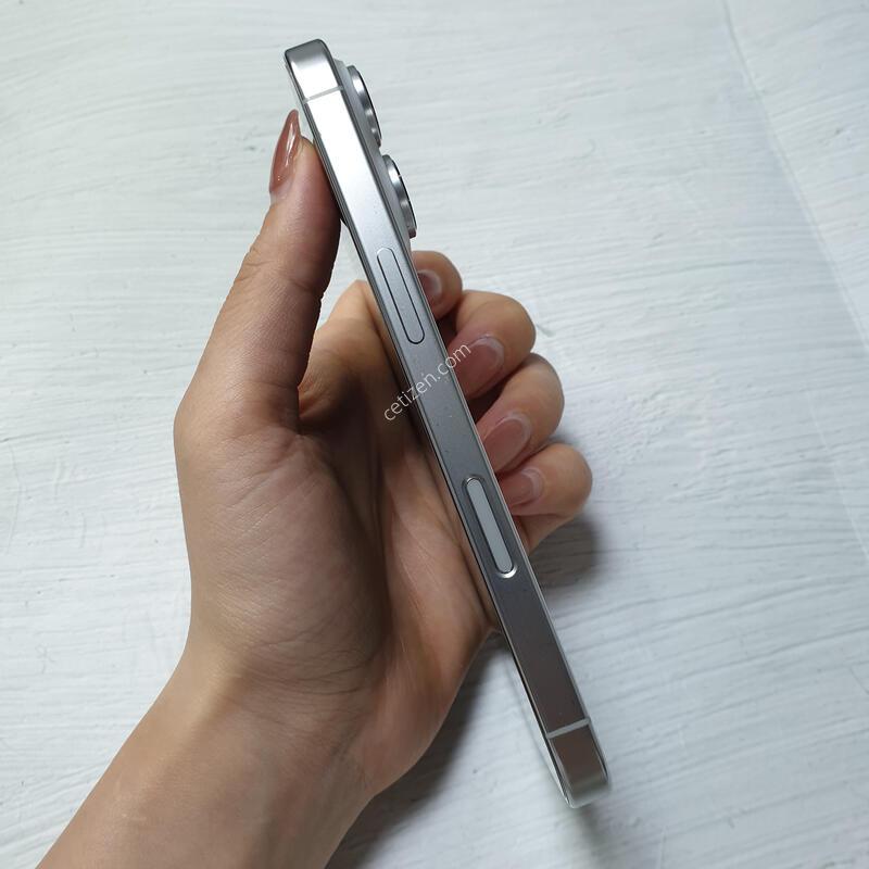 ������ 16���� 256G ȭ��ƮƼŸ�� A�� ������ �Ǹ��մϴ�
