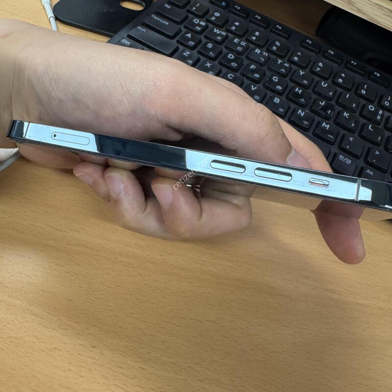 ������ 12���� 256gb (100%)