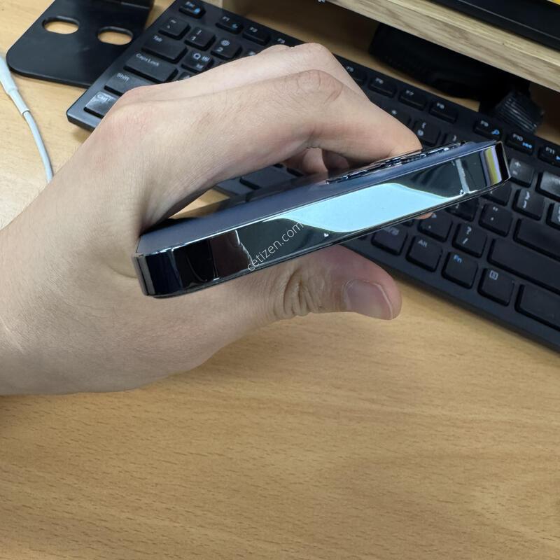 ������ 12���� 256gb (100%)