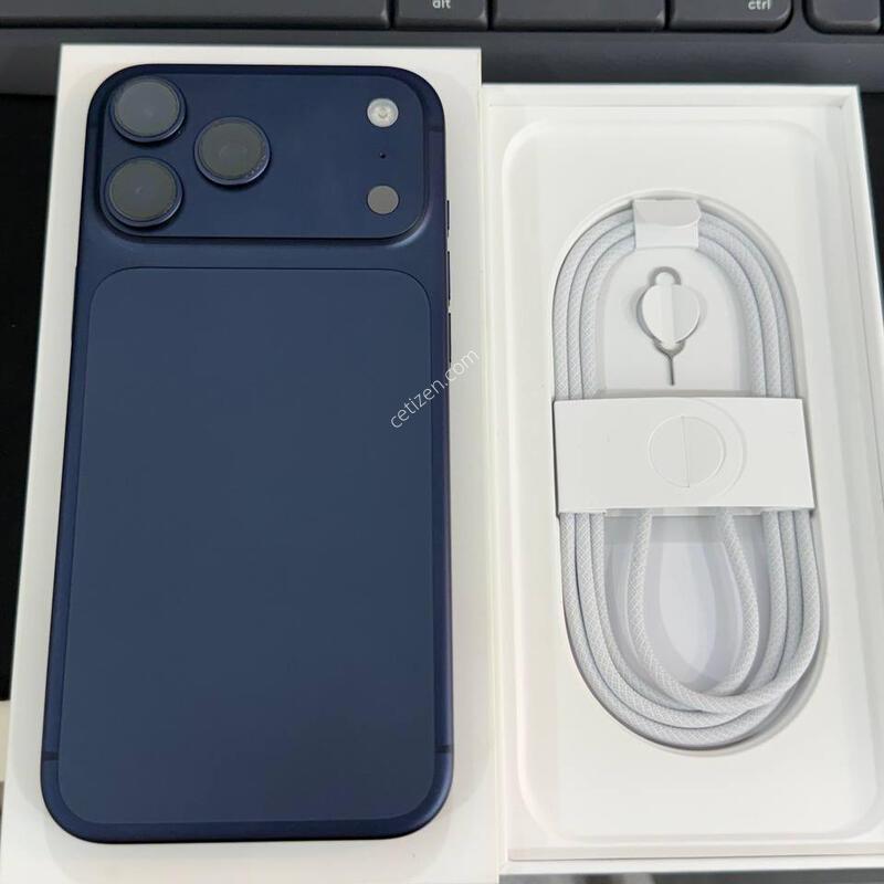 ����Ŭ135/A��)������17���θƽ� ���� 256GB/99% Y1893