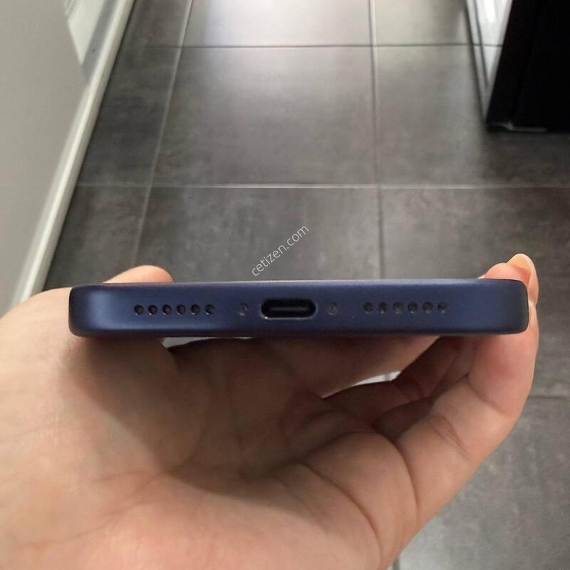 ����Ŭ135/A��)������17���θƽ� ���� 256GB/99% Y1893