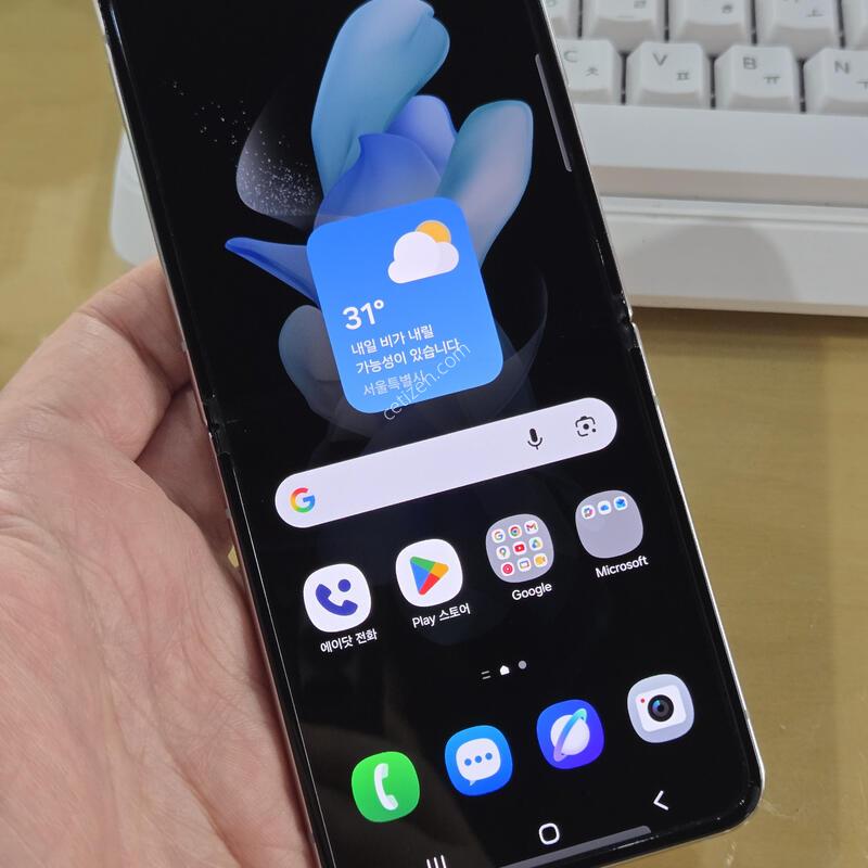 ������ Z�ø�4 256ȭ��Ʈ LCD�̻� ����
