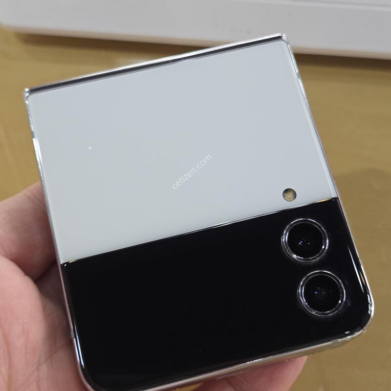 ������ Z�ø�4 256ȭ��Ʈ LCD�̻� ����