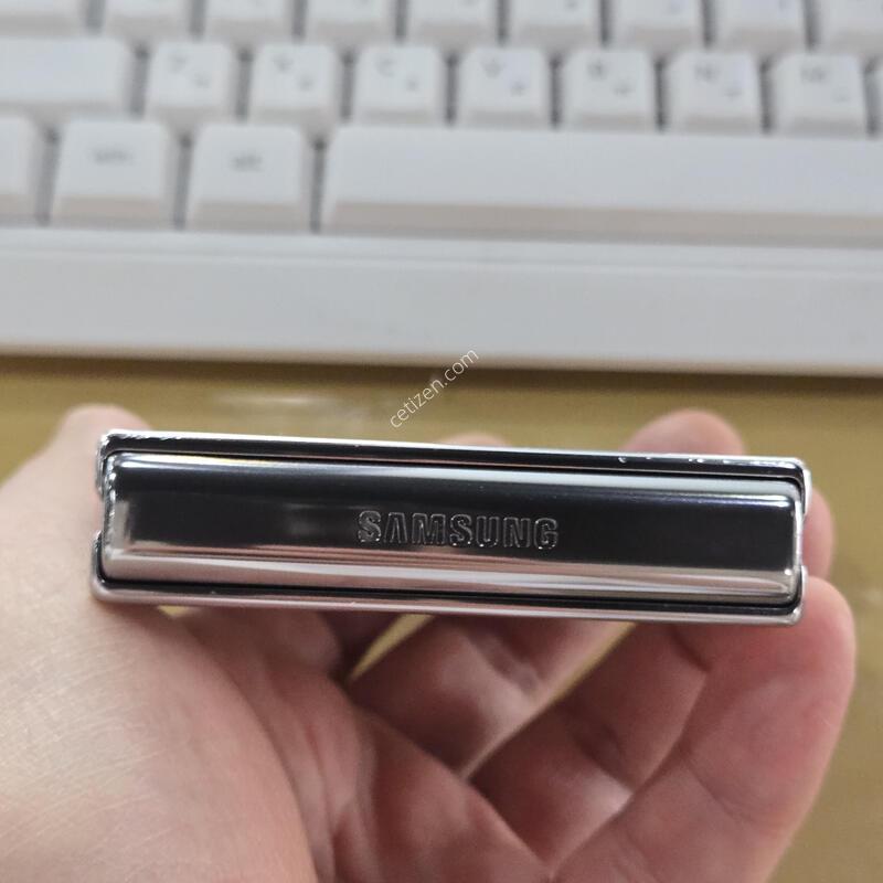������ Z�ø�4 256ȭ��Ʈ LCD�̻� ����