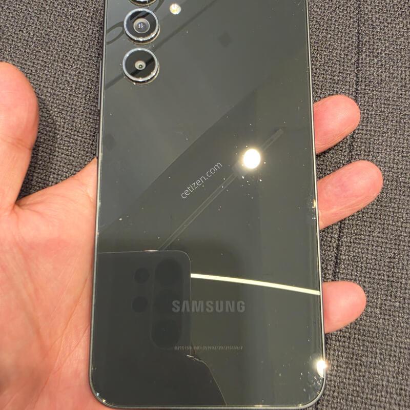 ����4 ����