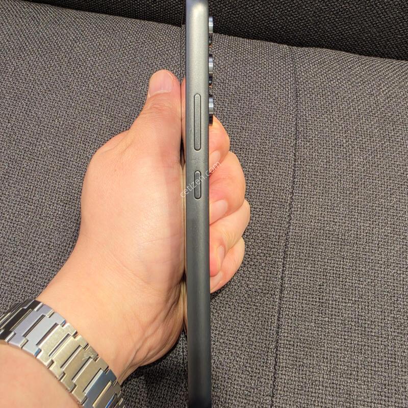 ����4 ����