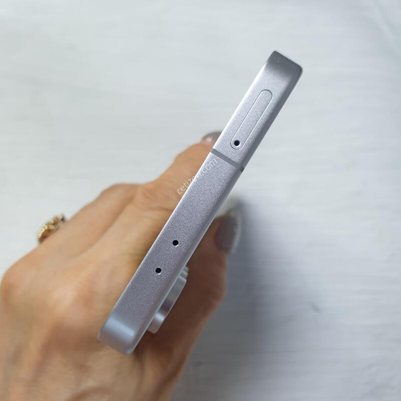 LG ������ S24FE ���� 256G S�� �Ǹ��մϴ�