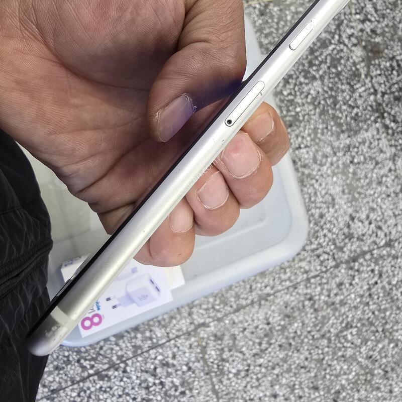 ������SE3 128G ȭ��Ʈ (���͸�88%) ����� �˴ϴ�