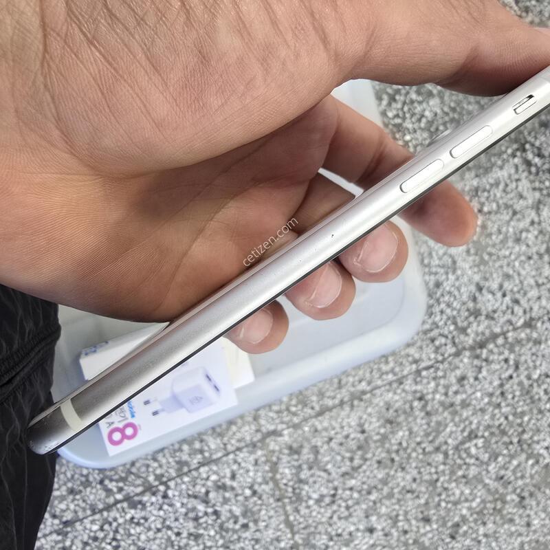 ������SE3 128G ȭ��Ʈ (���͸�88%) ����� �˴ϴ�