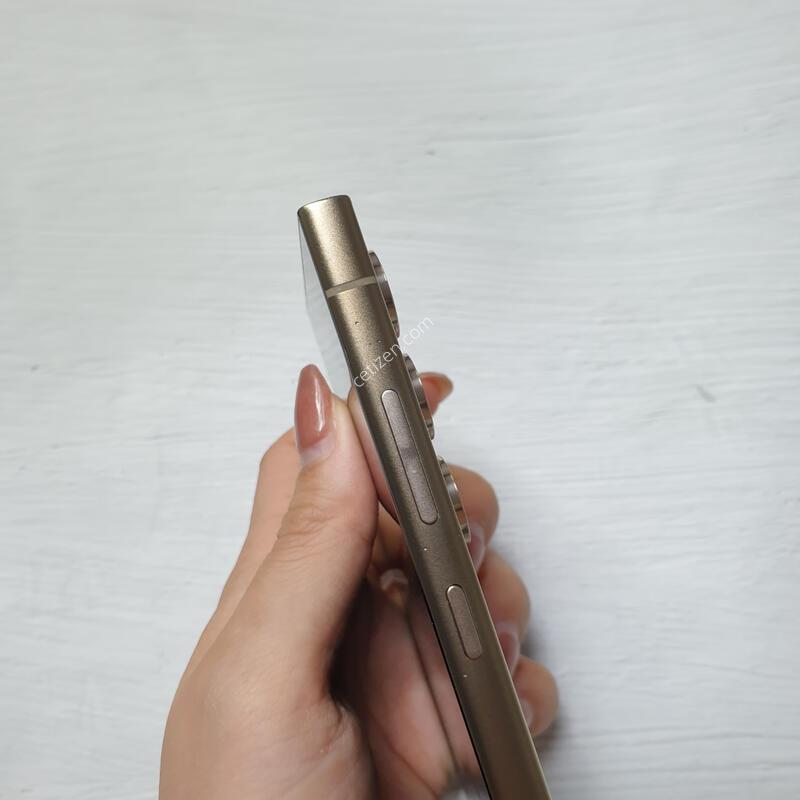 LG ������ S24��Ʈ�� ƼŸ�����ο� 256G S�� �Ǹ��մϴ�
