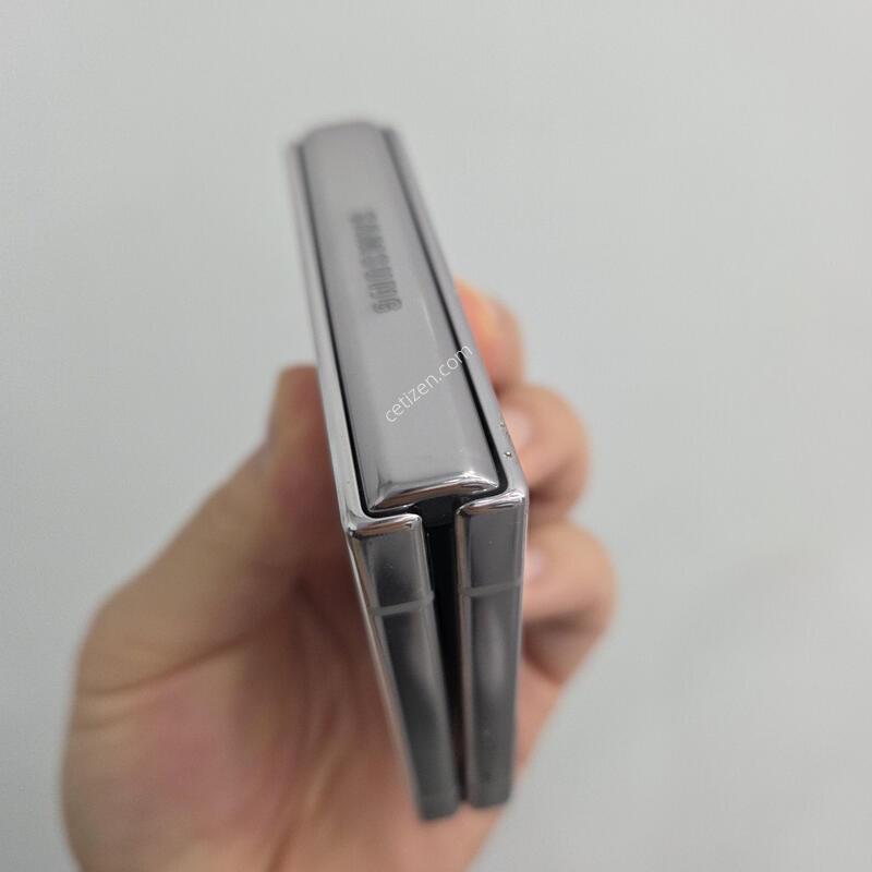 ������ Z�ø�4 256GB ȭ��Ʈ