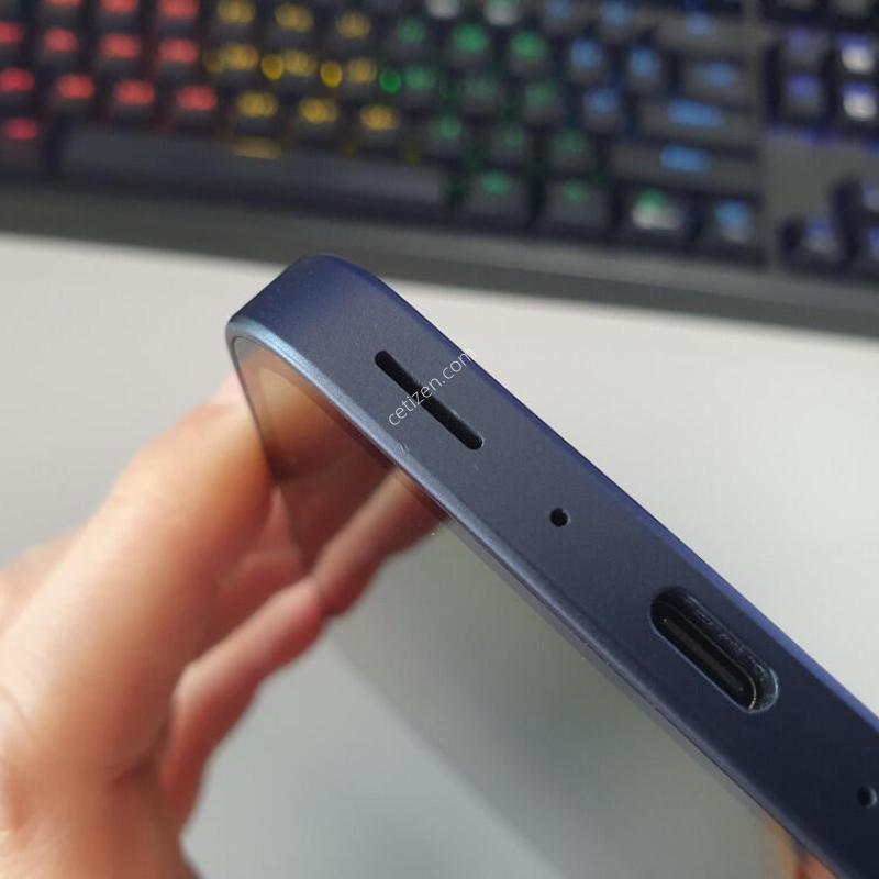 ������ A35 / 128GB / ���̺�