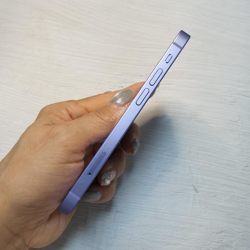 ������ 12�̴� ���� 128G S�� �Ǹ��մϴ�