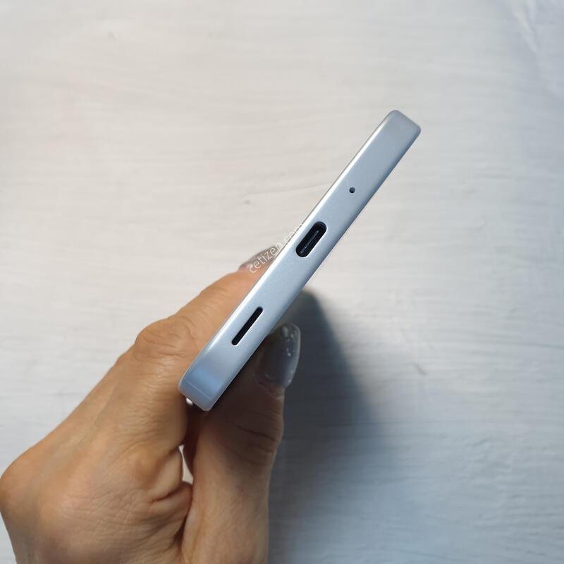 KT ������ A16 �׷��� 128G S�� �Ǹ��մϴ�