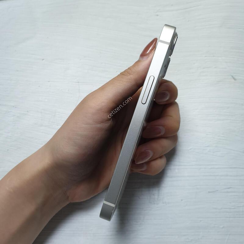 ������13�̴� ȭ��Ʈ 128G A�� �Ǹ��մϴ�