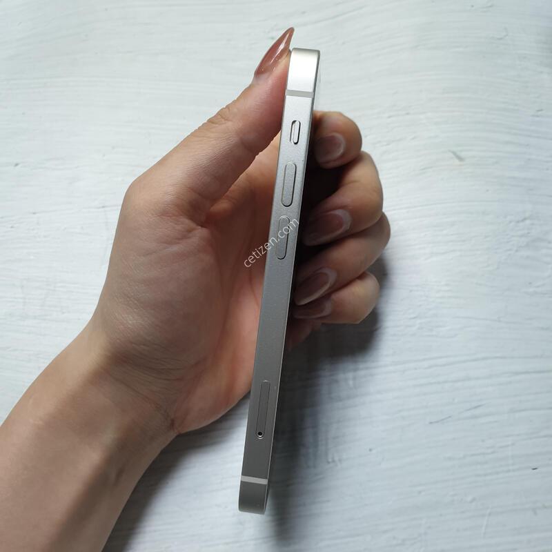 ������13�̴� ȭ��Ʈ 128G A�� �Ǹ��մϴ�