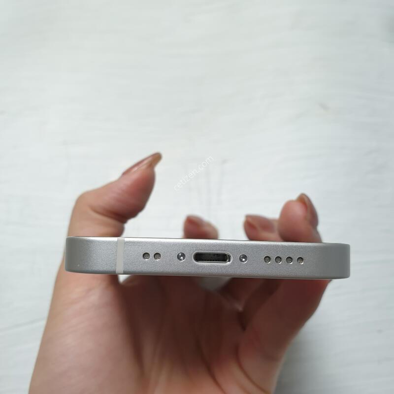 ������13�̴� ȭ��Ʈ 128G A�� �Ǹ��մϴ�