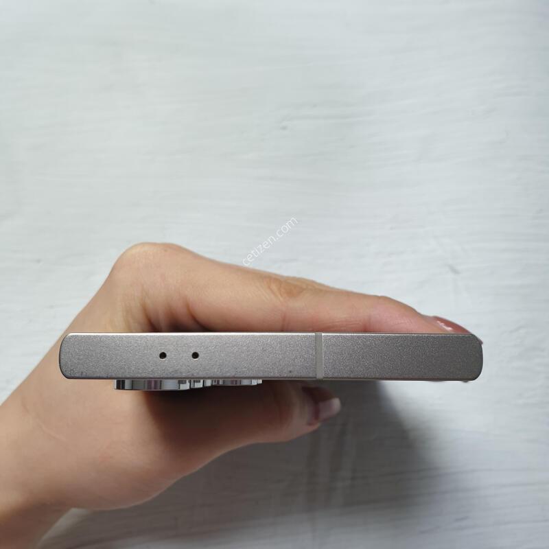 SK ������ S24��Ʈ�� ƼŸ���׷��� 512G A�� �Ǹ��մϴ�
