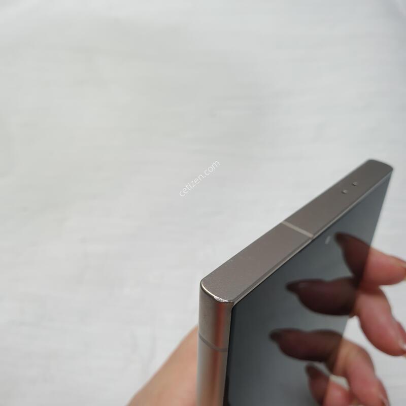 SK ������ S24��Ʈ�� ƼŸ���׷��� 512G A�� �Ǹ��մϴ�