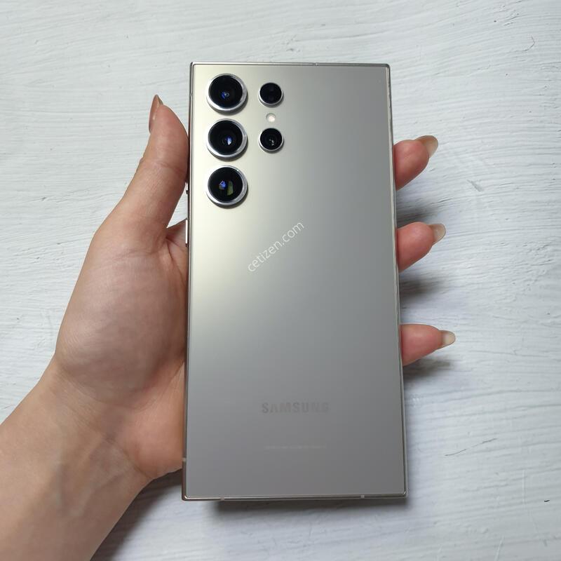 SK ������ S24��Ʈ�� ƼŸ���׷��� 512G A�� �Ǹ��մϴ�