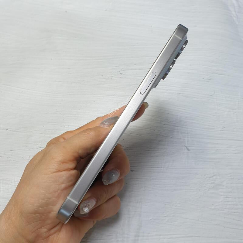 ������ 15���θƽ� ȭ��ƮƼŸ�� 256G A�� ������ �Ǹ��մϴ�