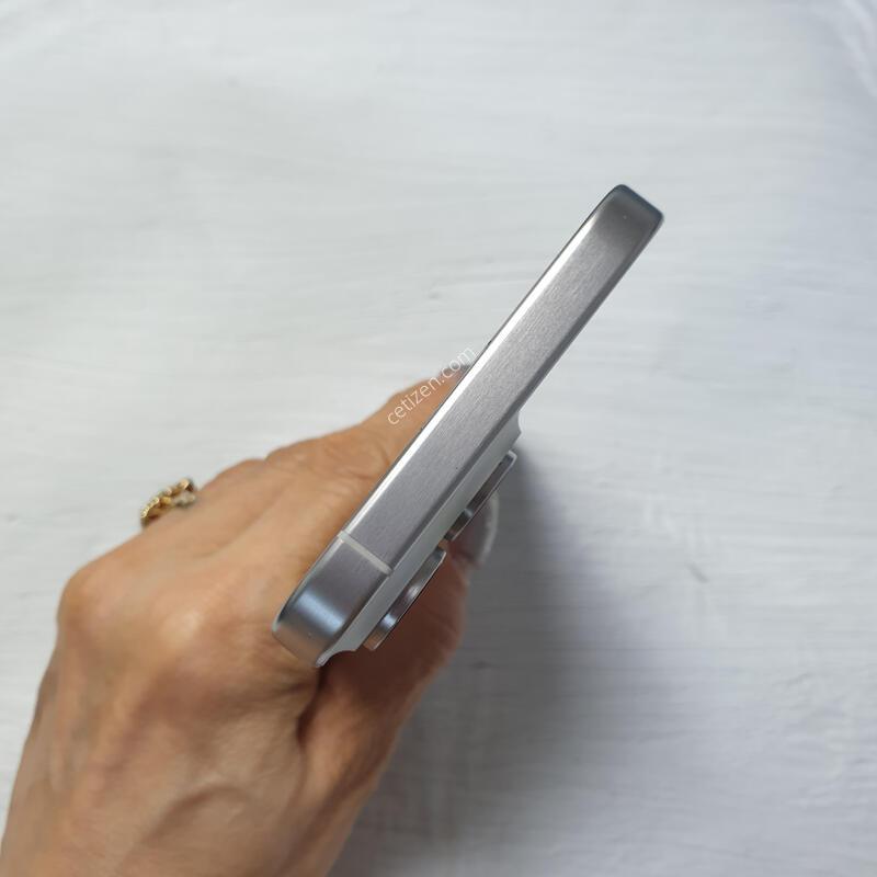 ������ 15���θƽ� ȭ��ƮƼŸ�� 256G A�� ������ �Ǹ��մϴ�