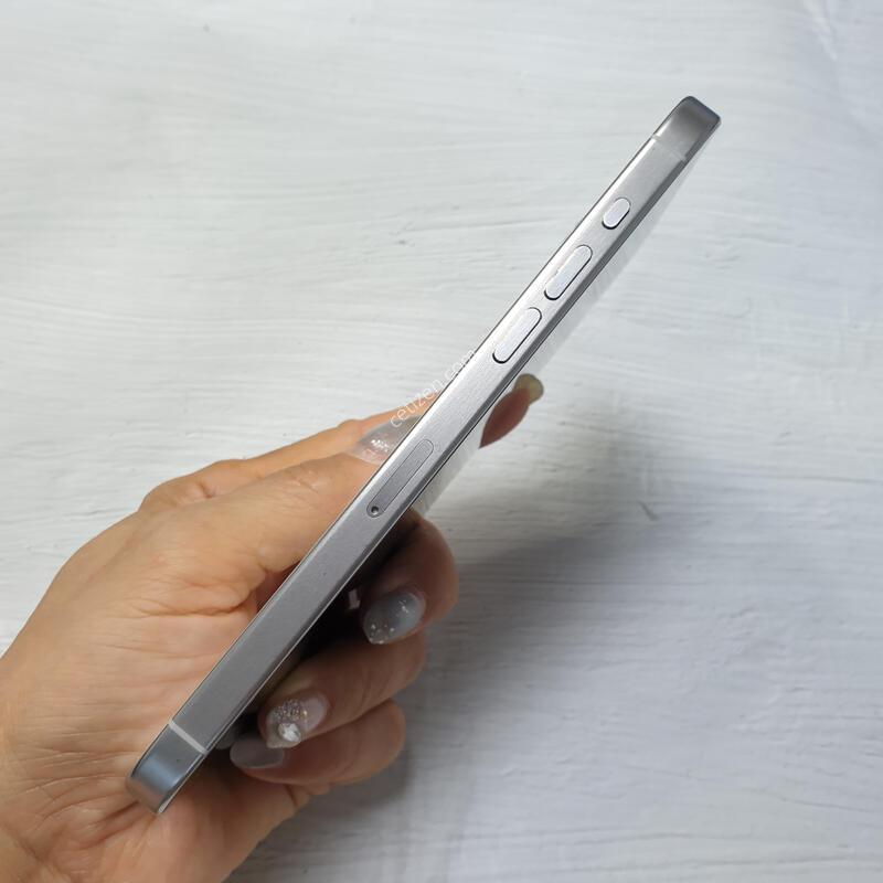 ������ 15���θƽ� ȭ��ƮƼŸ�� 256G A�� ������ �Ǹ��մϴ�