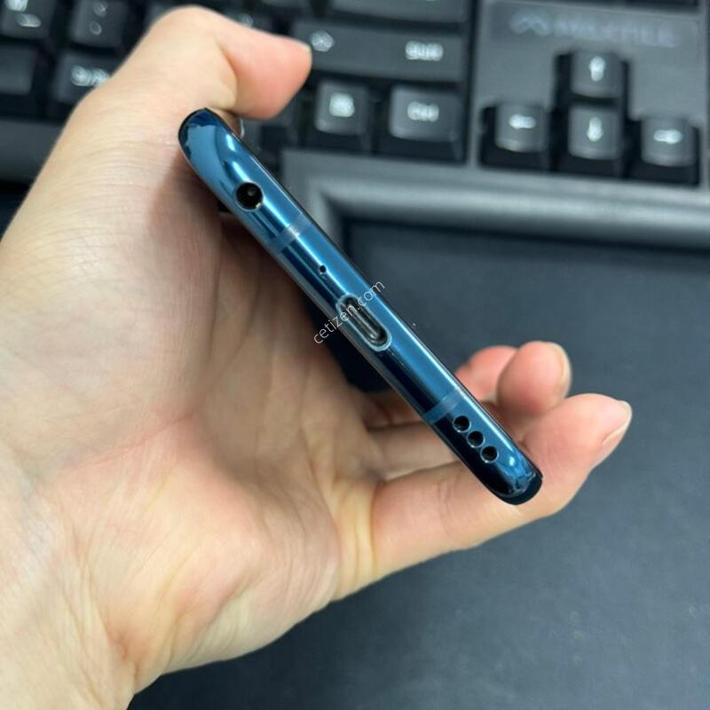 LG v40
